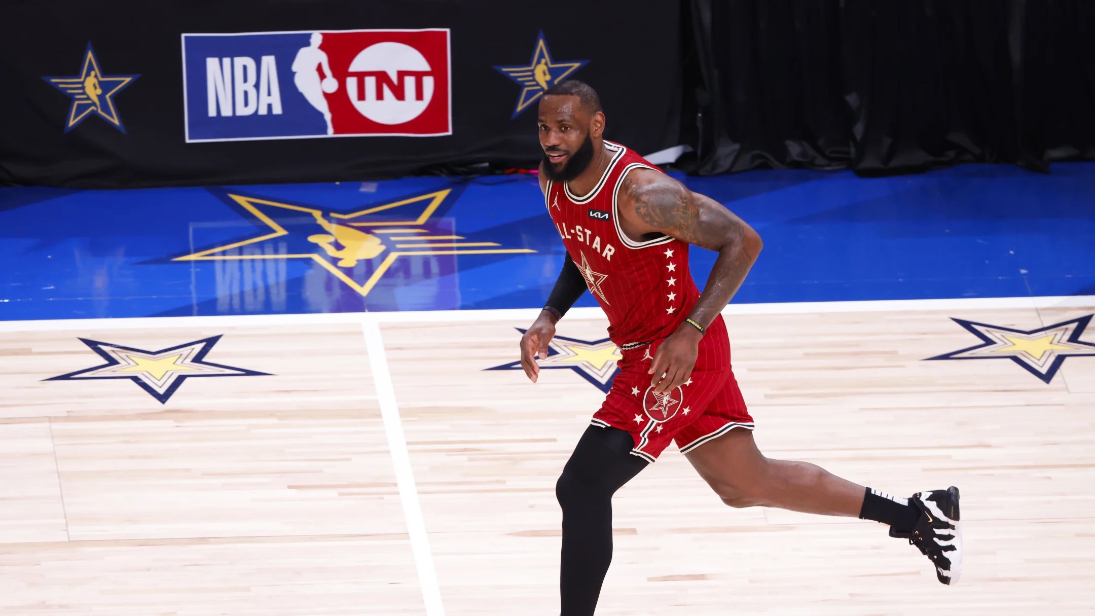 Lebron james at the all star game